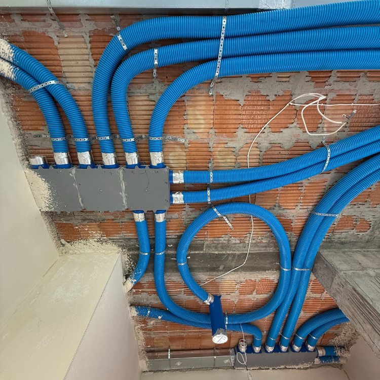 instalacja-rekuperacji-montaż-kanały-flex-rozdzielacze